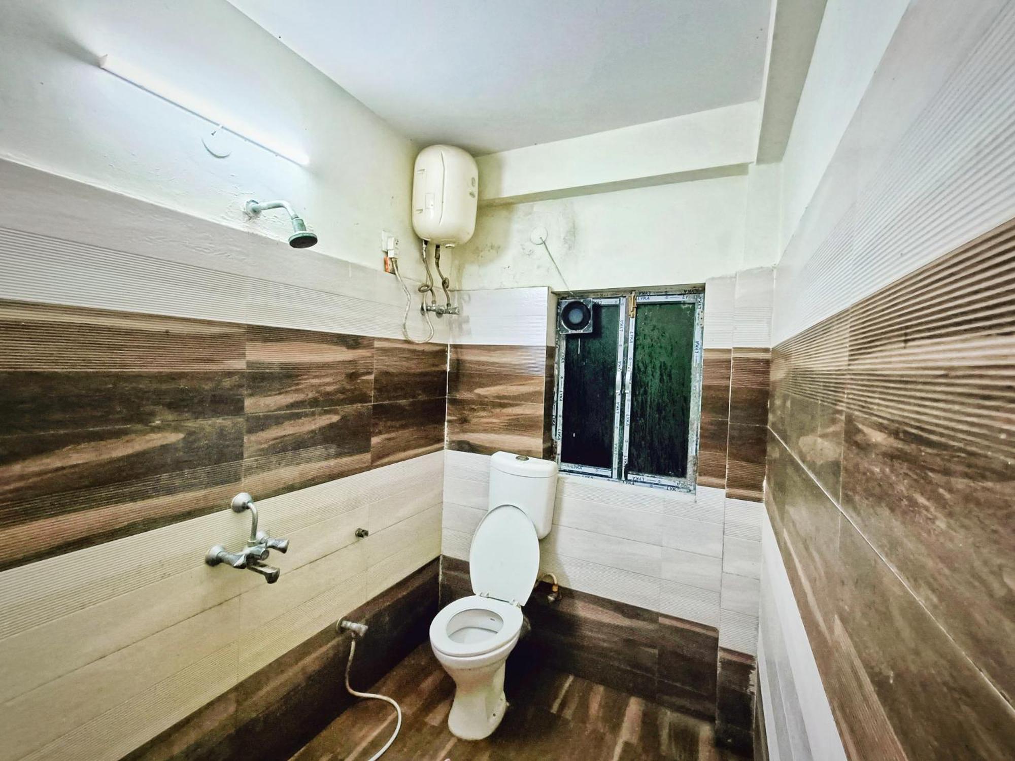 Rest Inn Hotel Newtown Road Near Tata Medical Calcutta Extérieur photo