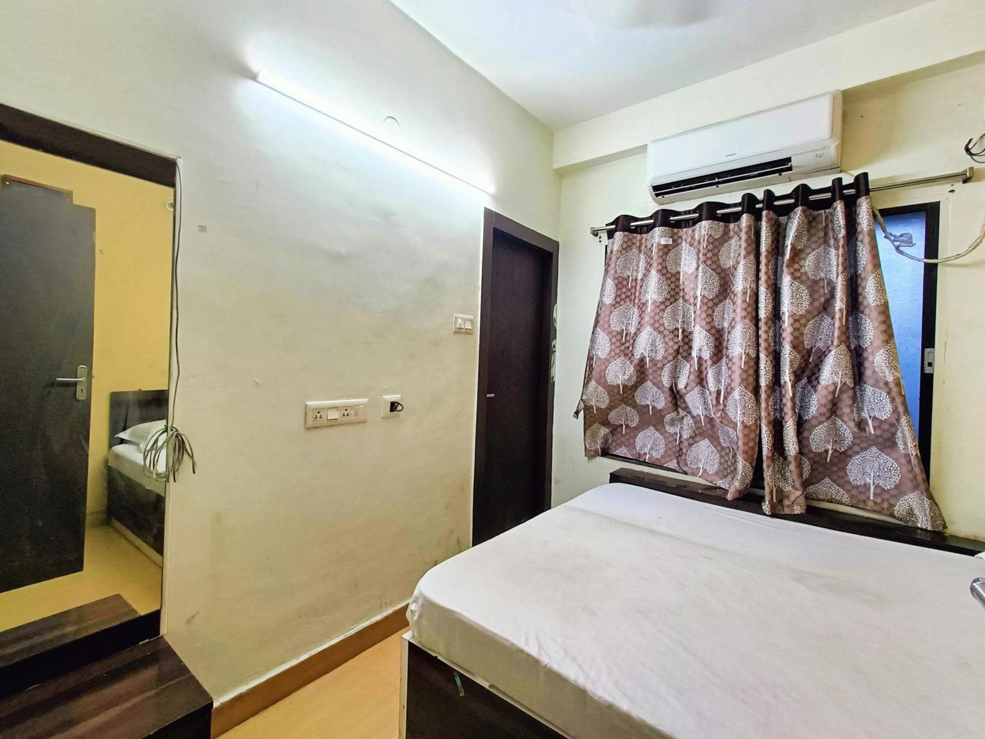 Rest Inn Hotel Newtown Road Near Tata Medical Calcutta Extérieur photo